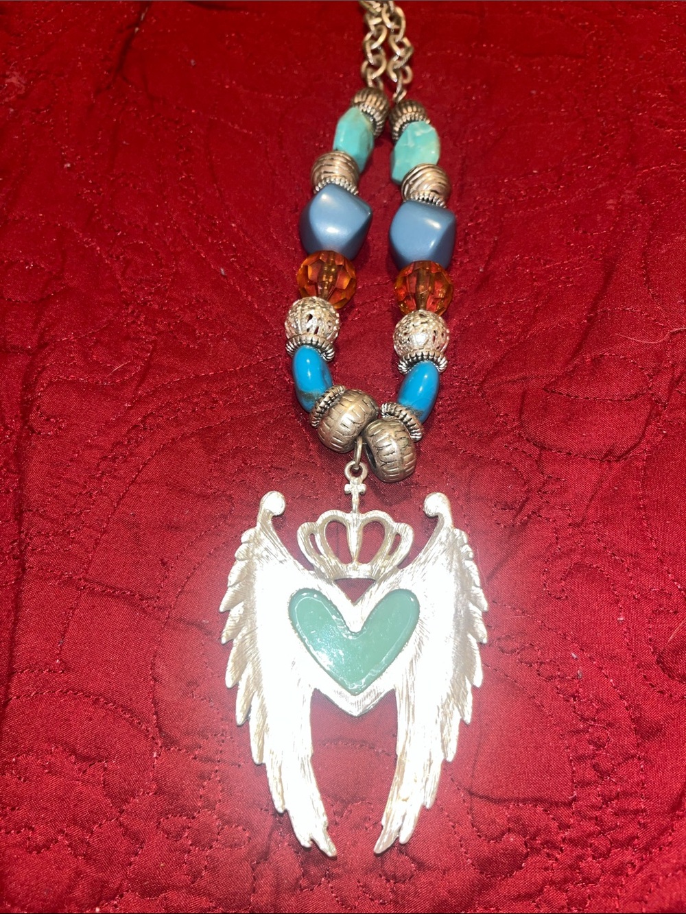 Gothic-motif meets Bohemian Flair Heart Wing Pendant Necklace - Picture 6 of 6